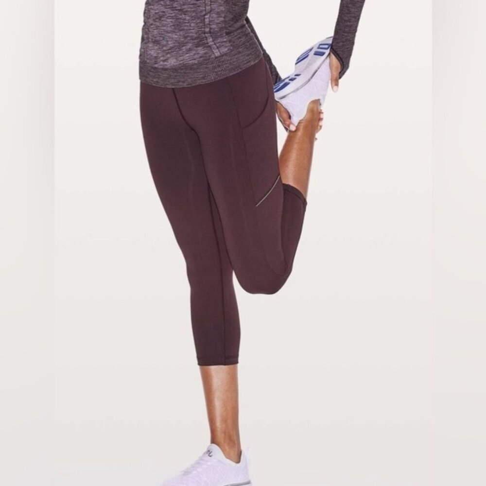 Lululemon Speed Up Crop 21 Black Cherry size 2 EUC